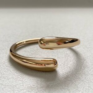 NWT Club Monaco Modern Bangle